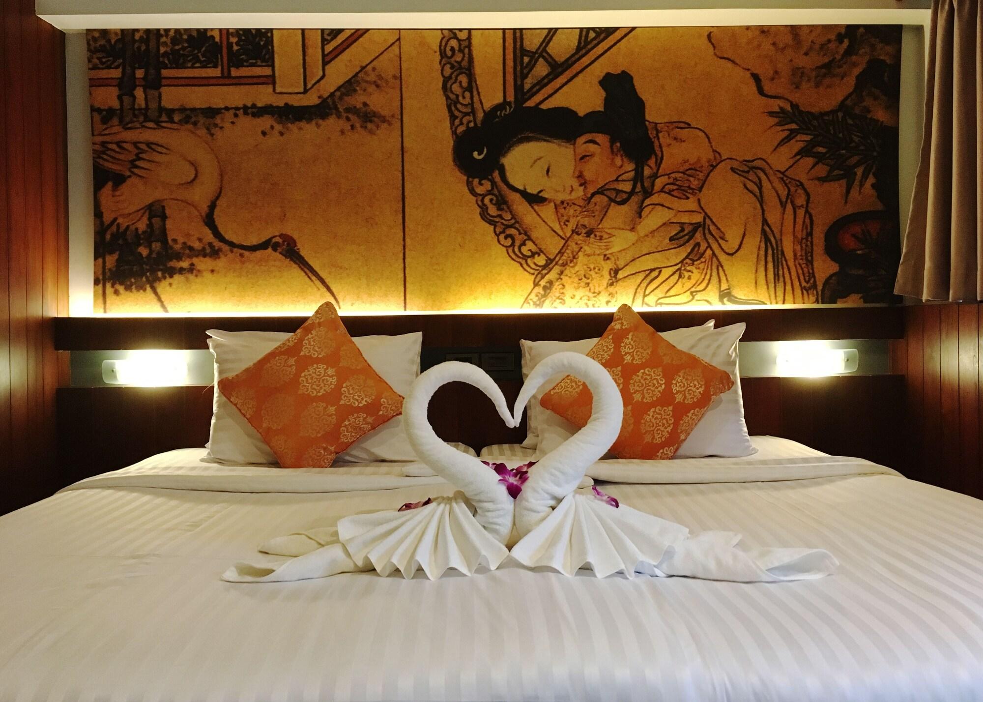 Lap Roi Karon Beachfront By Shanaya Exterior foto