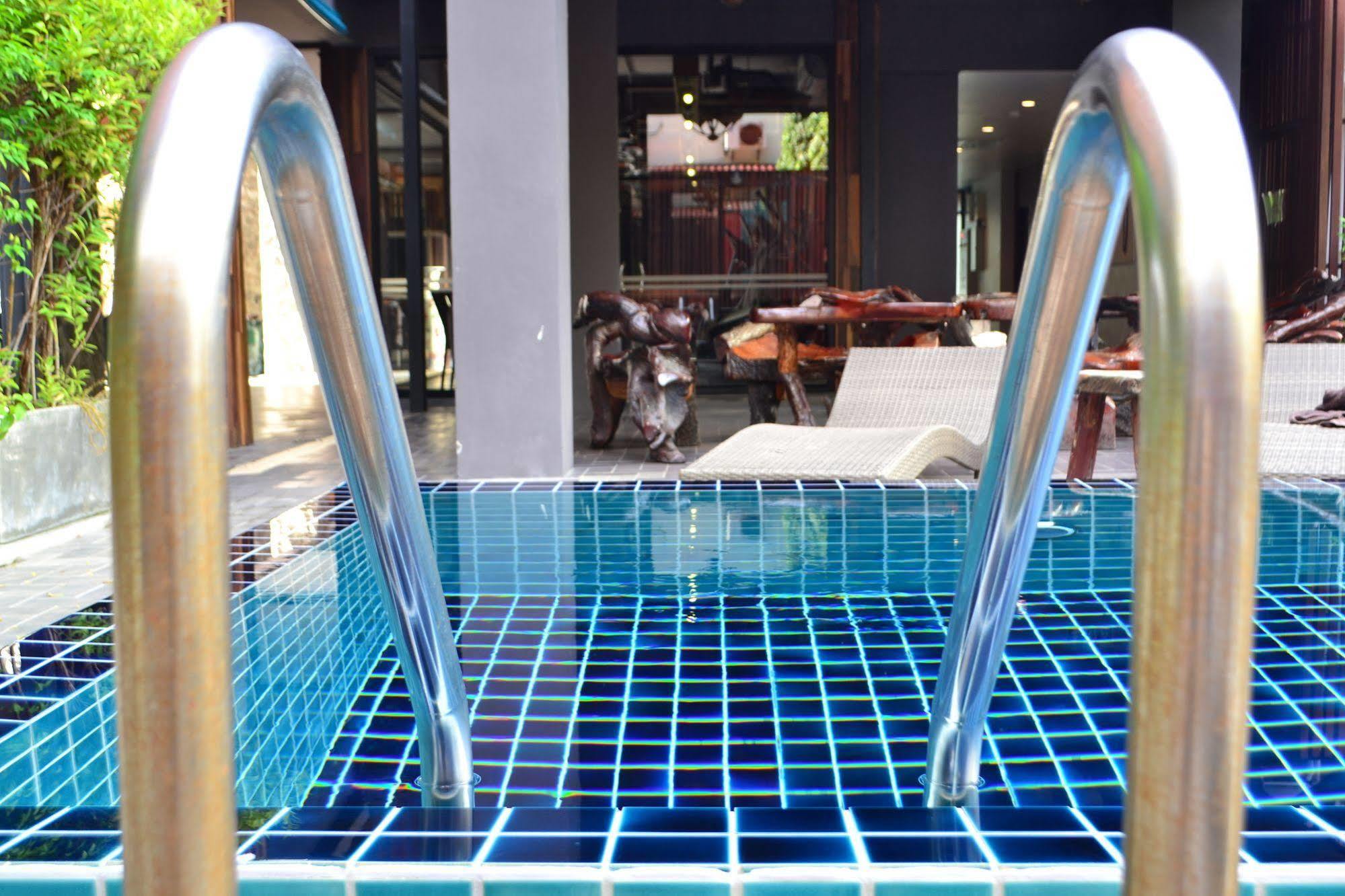 Lap Roi Karon Beachfront By Shanaya Exterior foto